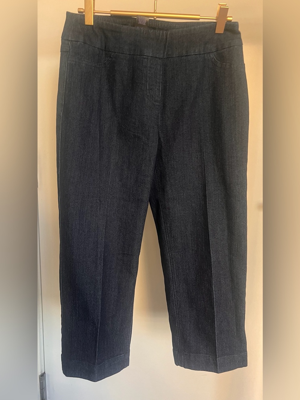 Women's Black Capris Pants - Classic Pull-On Style